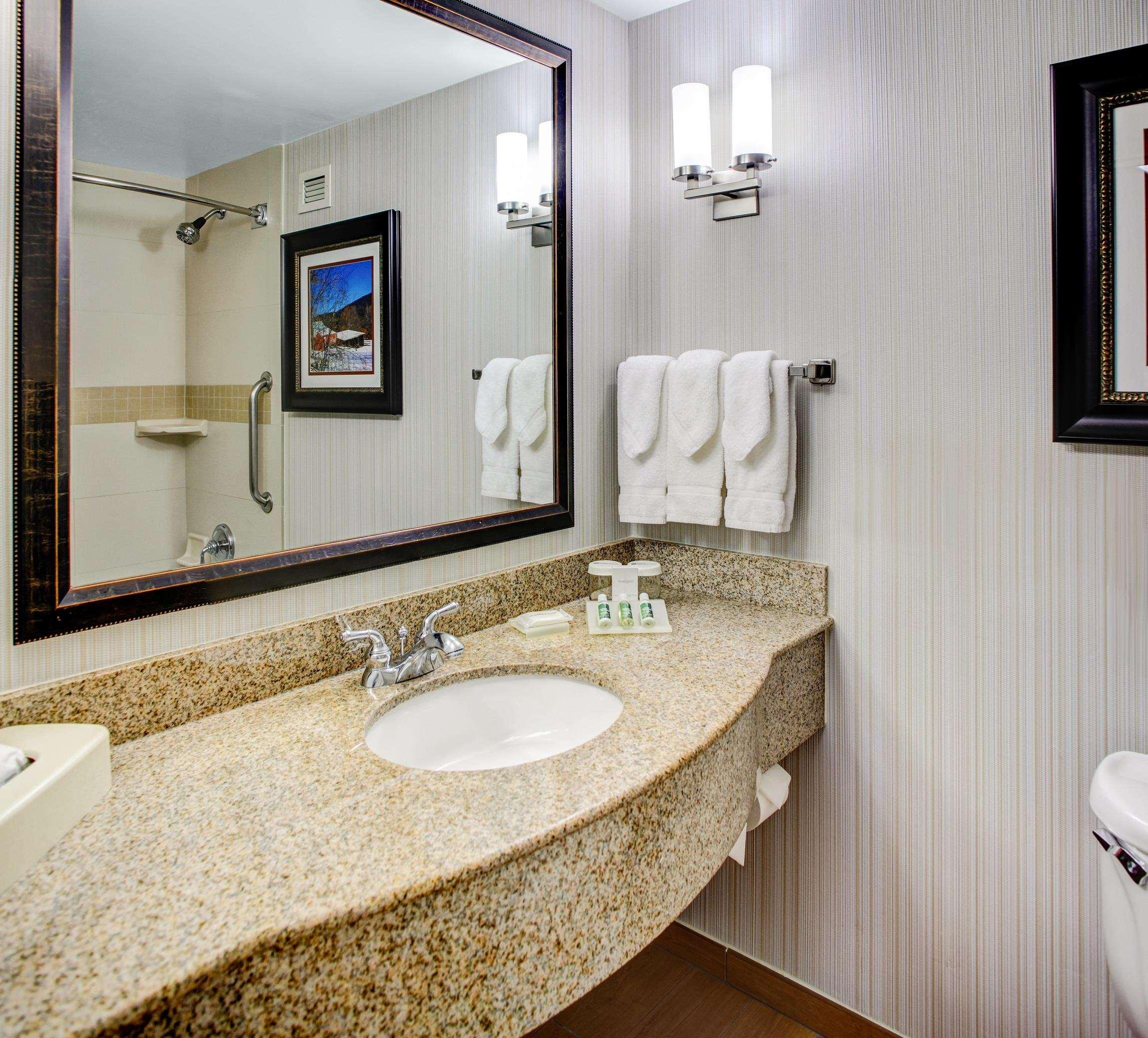 Hilton Garden Inn Danbury Buitenkant foto