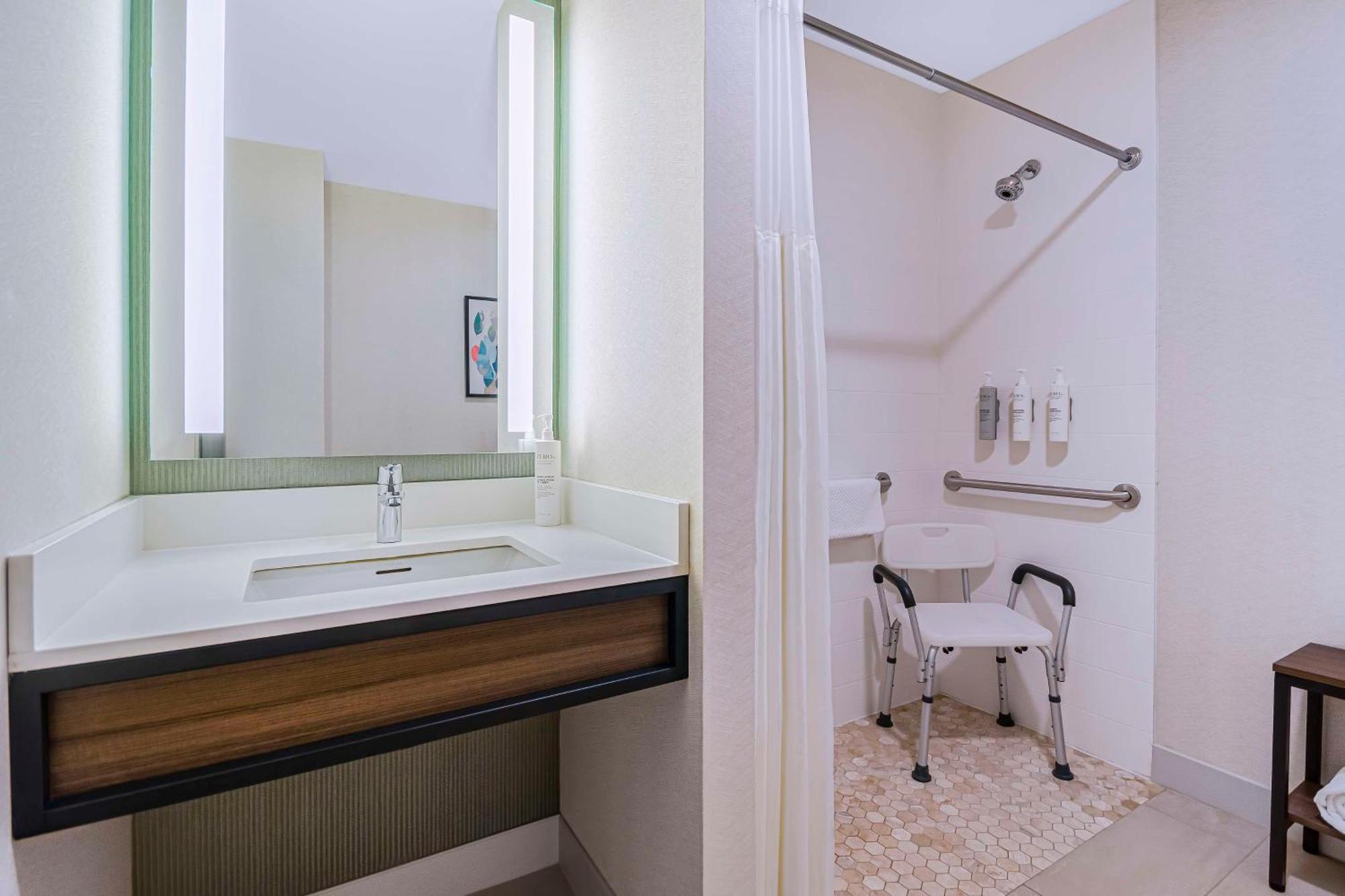 Hilton Garden Inn Danbury Buitenkant foto