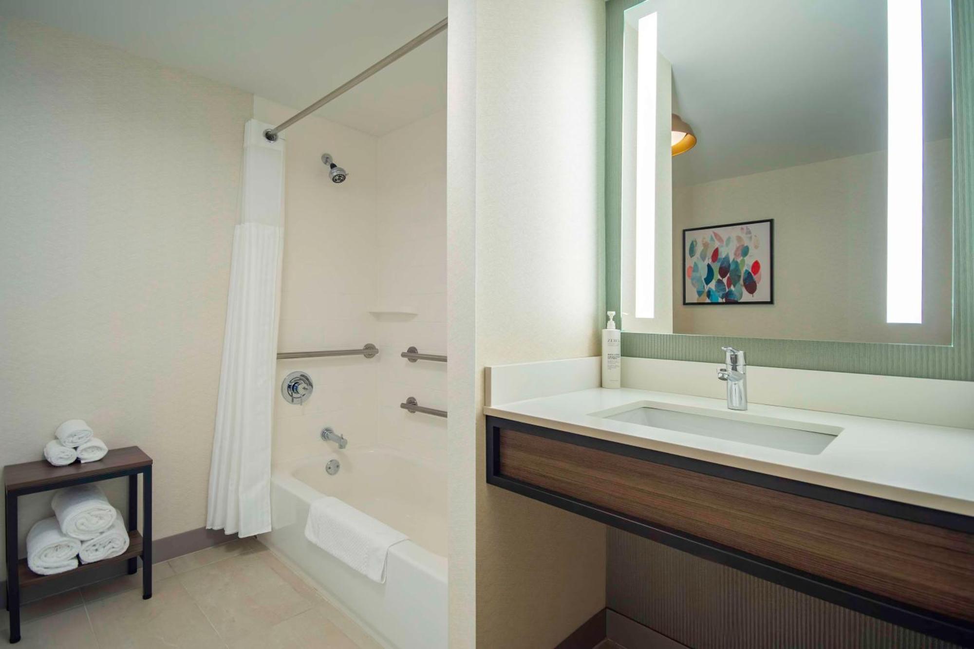 Hilton Garden Inn Danbury Buitenkant foto
