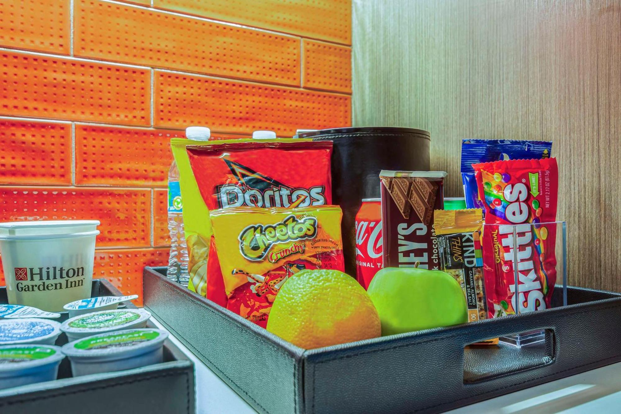 Hilton Garden Inn Danbury Buitenkant foto
