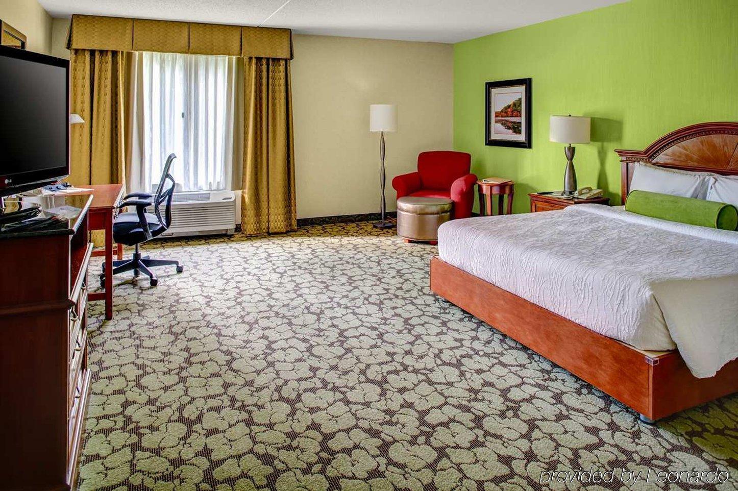 Hilton Garden Inn Danbury Buitenkant foto